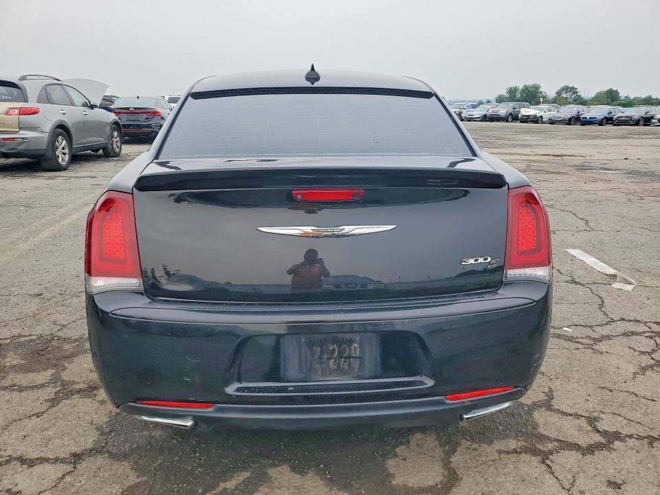 2015 Chrysler 300 მანქანა იყიდება აუქციონზე, vin: 2C3CCABG8FH859933, აუქციონის ნომერი: 64822466