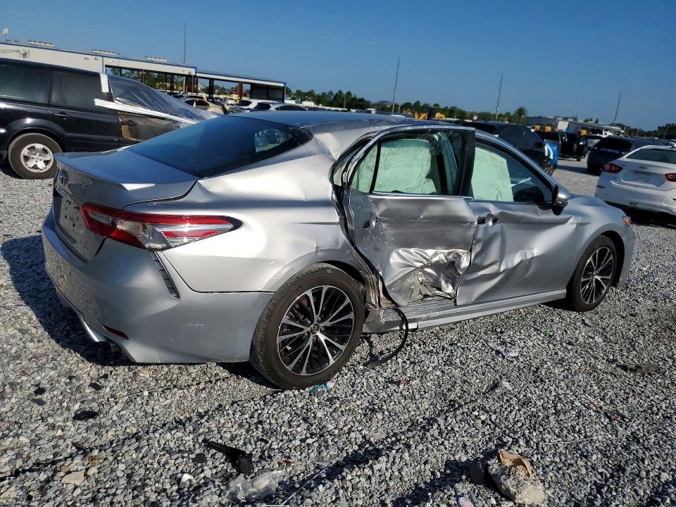 Auction sale of the 2018 Toyota Camry, vin: 4T1B11HK9JU154181, lot number: 61899556