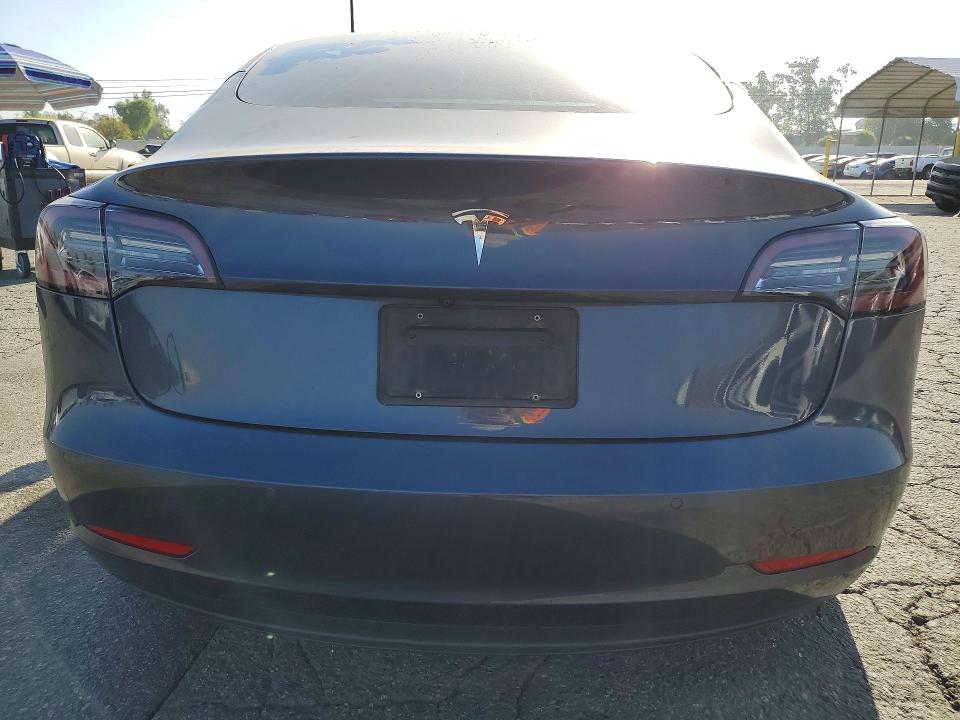 63253896 :رقم المزاد ، 5YJ3E1EA9NF375173 vin ، 2022 Tesla Model 3 مزاد بيع