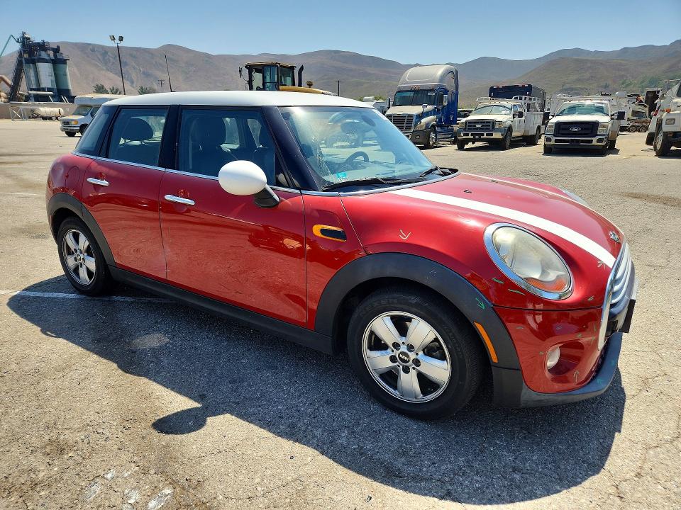 Продажа на аукционе авто 2015 Mini Cooper, vin: WMWXS5C56FT829172, номер лота: 64263396
