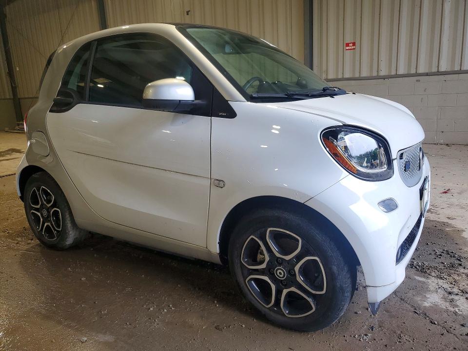 Aukcja sprzedaży 2018 Smart Fortwo, vin: WMEFJ9BA5JK283701, numer aukcji: 64588906