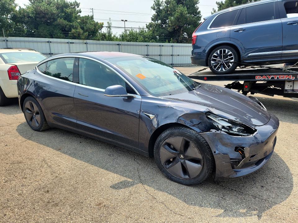 2018 Tesla Model 3 მანქანა იყიდება აუქციონზე, vin: 5YJ3E1EA3JF012636, აუქციონის ნომერი: 63910246