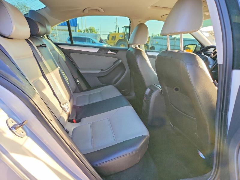 2013 Volkswagen Jetta მანქანა იყიდება აუქციონზე, vin: 3VW637AJ4DM272648, აუქციონის ნომერი: 64677056