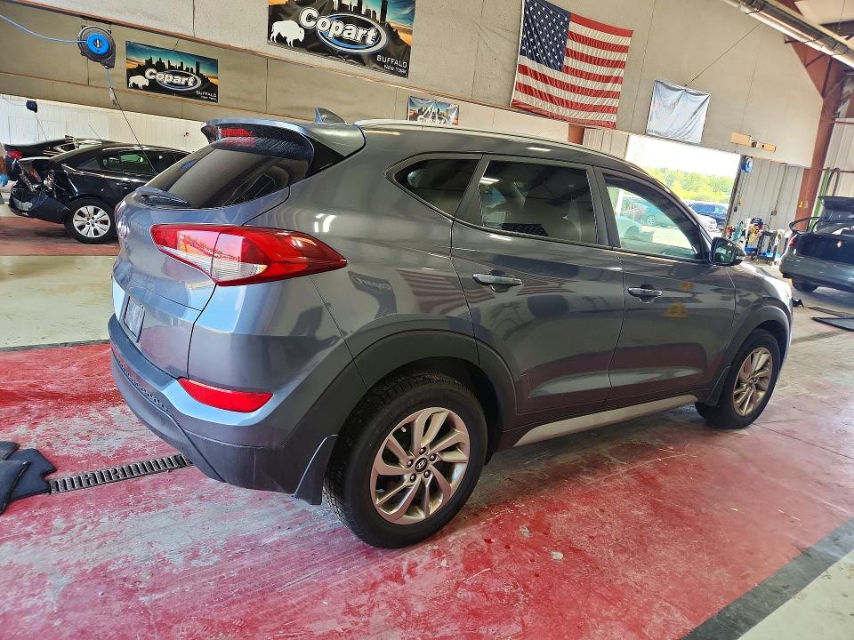 63863476 :رقم المزاد ، KM8J33A44JU800563 vin ، 2018 Hyundai Tucson مزاد بيع