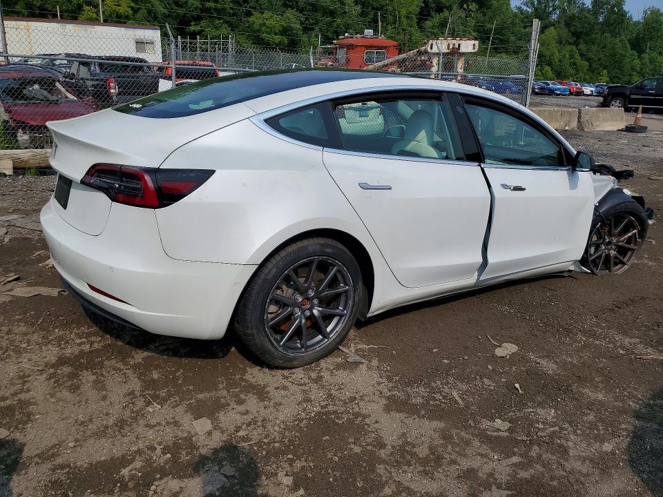 64500336 :رقم المزاد ، 5YJ3E1EA4KF486614 vin ، 2019 Tesla Model 3 مزاد بيع
