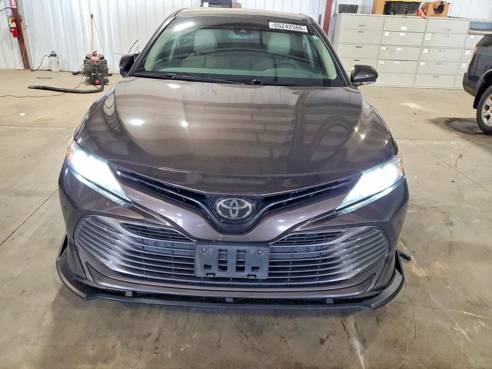 Продаж на аукціоні авто 2018 Toyota Camry, vin: 4T1B11HK7JU095826, номер лоту: 65242586