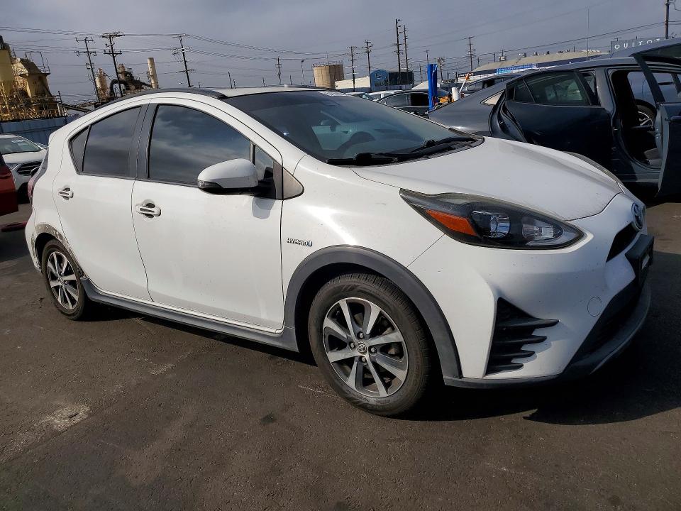 64068556 :رقم المزاد ، JTDKDTB37J1617283 vin ، 2018 Toyota Prius C مزاد بيع