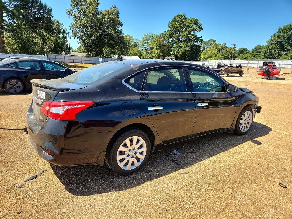 56585256 :رقم المزاد ، 3N1AB7AP2HL710439 vin ، 2017 Nissan Sentra مزاد بيع