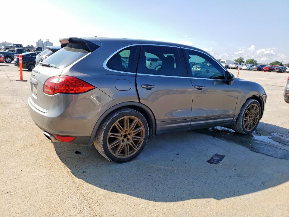 67141756 :رقم المزاد ، WP1AB2A21CLA40356 vin ، 2012 Porsche Cayenne مزاد بيع