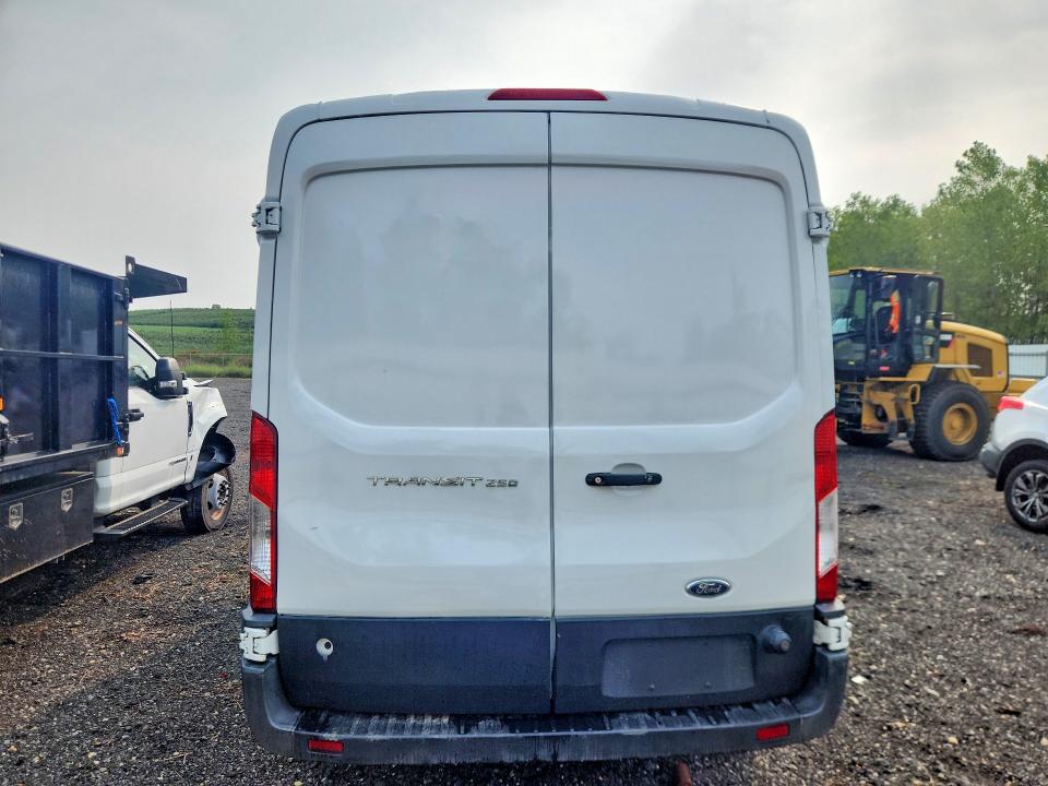 2015 Ford Transit მანქანა იყიდება აუქციონზე, vin: 1FTNR1CM3FKA61369, აუქციონის ნომერი: 64823006