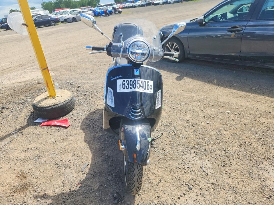 63985406 :رقم المزاد ، ZAPMD39MXP5200182 vin ، 2023 Vespa Gts/sei Giorni مزاد بيع