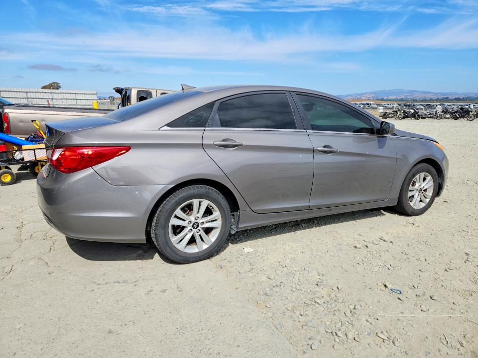2013 Hyundai Sonata მანქანა იყიდება აუქციონზე, vin: 5NPEB4AC4DH734407, აუქციონის ნომერი: 64650346