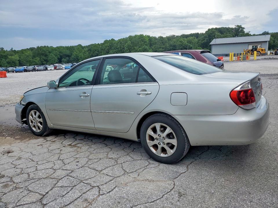 63823126 :رقم المزاد ، 4T1BF30K05U614410 vin ، 2005 Toyota Camry مزاد بيع