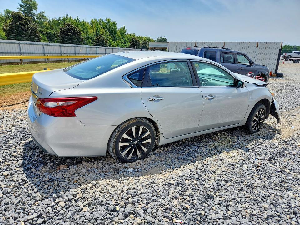 Продаж на аукціоні авто 2018 Nissan Altima, vin: 1N4AL3AP3JC181478, номер лоту: 65643966