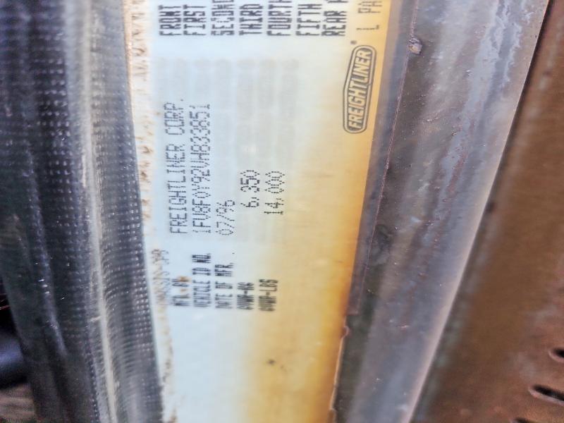 64987766 :رقم المزاد ، 1FV8F0Y92VH833851 vin ، 1997 Freightliner Fld120 مزاد بيع
