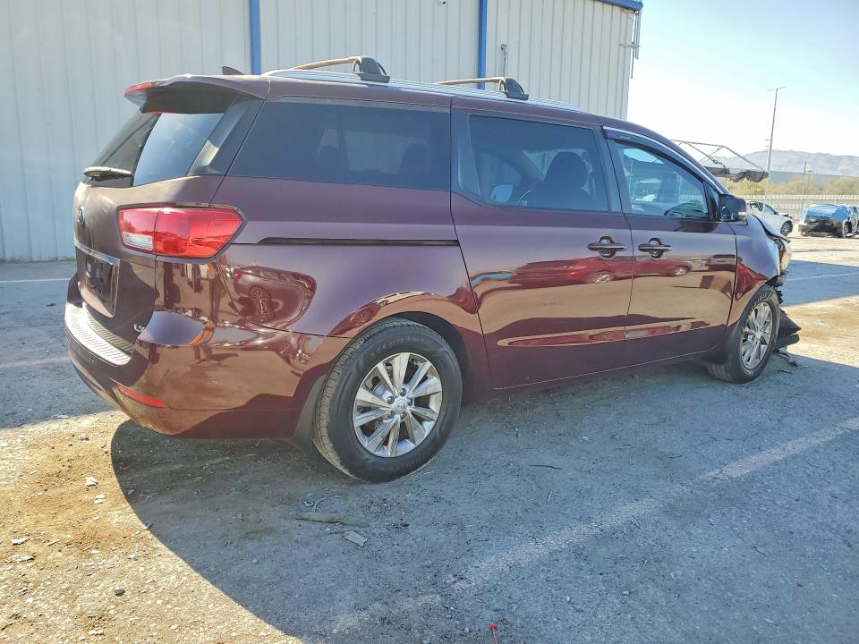 Продажа на аукционе авто 2017 Kia Sedona, vin: KNDMB5C1XH6321033, номер лота: 63869166
