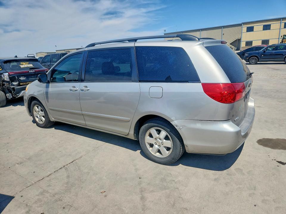 2010 Toyota Sienna მანქანა იყიდება აუქციონზე, vin: 5TDKK4CCXAS330601, აუქციონის ნომერი: 65444576