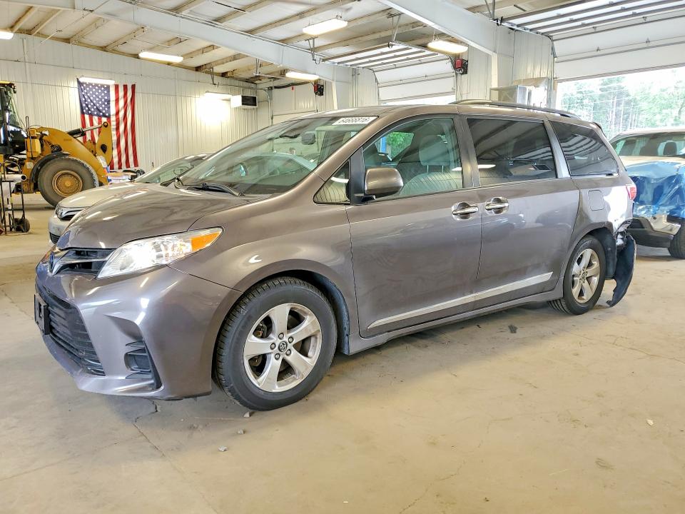 64666816 :رقم المزاد ، 5TDKZ3DC4KS998299 vin ، 2019 Toyota Sienna مزاد بيع