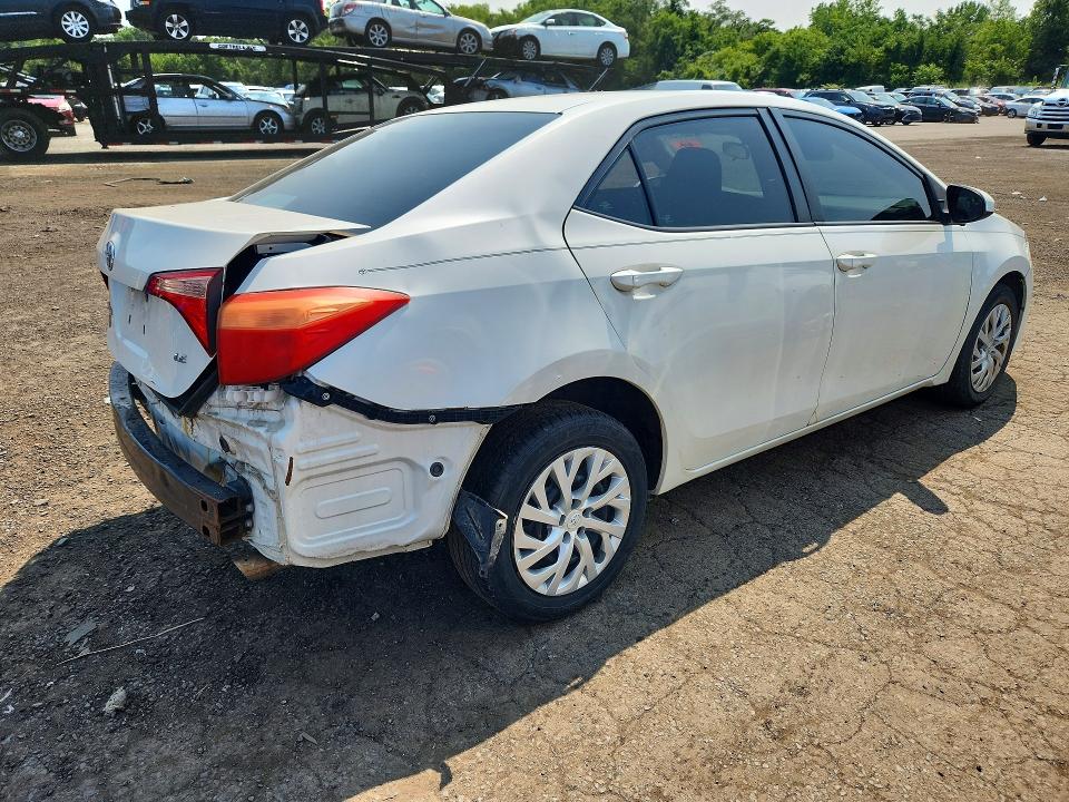 Продаж на аукціоні авто 2018 Toyota Corolla, vin: 5YFBURHE1JP781846, номер лоту: 64388726