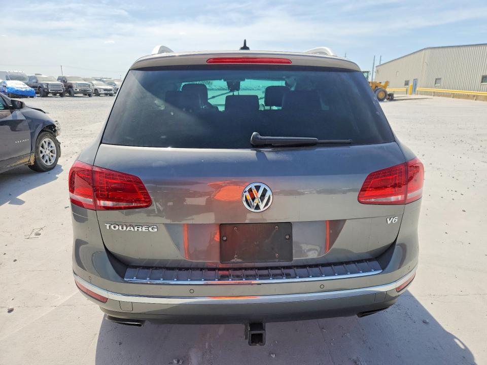 Aukcja sprzedaży 2016 Volkswagen Touareg, vin: WVGEF9BP7GD010493, numer aukcji: 65901196