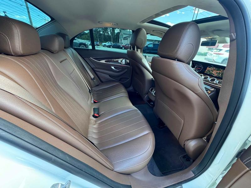 65651876 :رقم المزاد ، WDDZF4KB2JA357757 vin ، 2018 Mercedes-benz E مزاد بيع