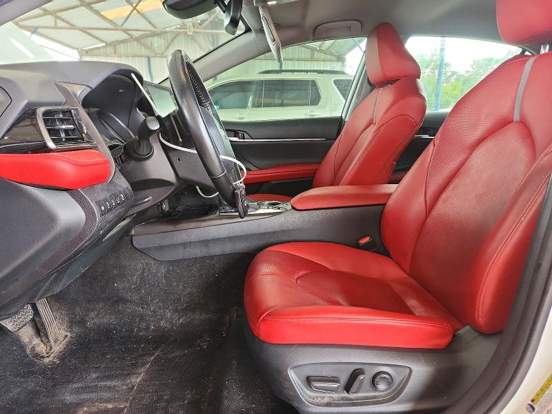 Продаж на аукціоні авто 2022 Toyota Camry, vin: 4T1K31AK5NU044643, номер лоту: 64101796