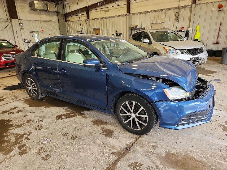 63669286 :رقم المزاد ، 3VWDB7AJ4JM250378 vin ، 2018 Volkswagen Jetta مزاد بيع