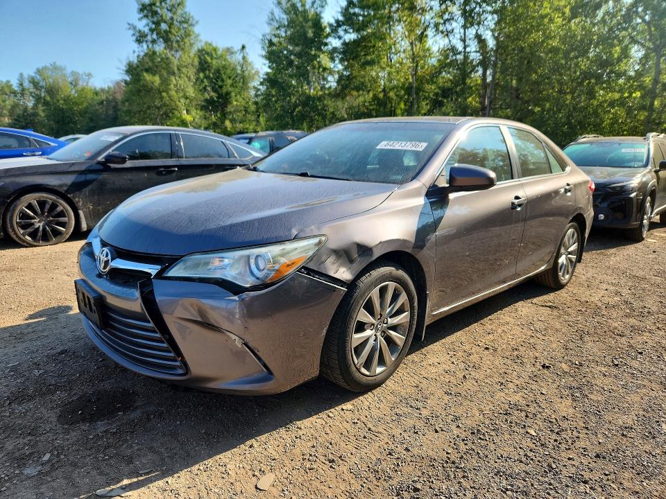 64213796 :رقم المزاد ، 4T1BF1FK1GU591640 vin ، 2016 Toyota Camry مزاد بيع