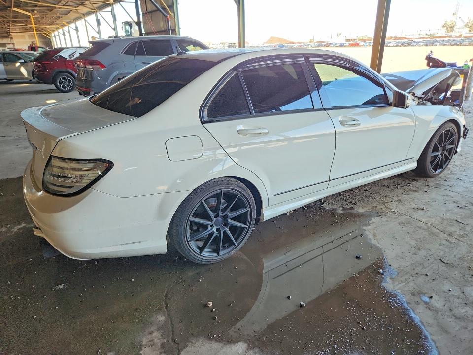 2013 Mercedes-benz C მანქანა იყიდება აუქციონზე, vin: WDDGF4HB5DA784580, აუქციონის ნომერი: 66235176