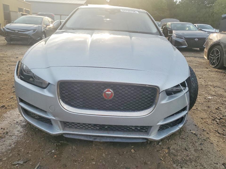 Продаж на аукціоні авто 2017 Jaguar Xe, vin: SAJAD4BV0HCP11444, номер лоту: 64722756