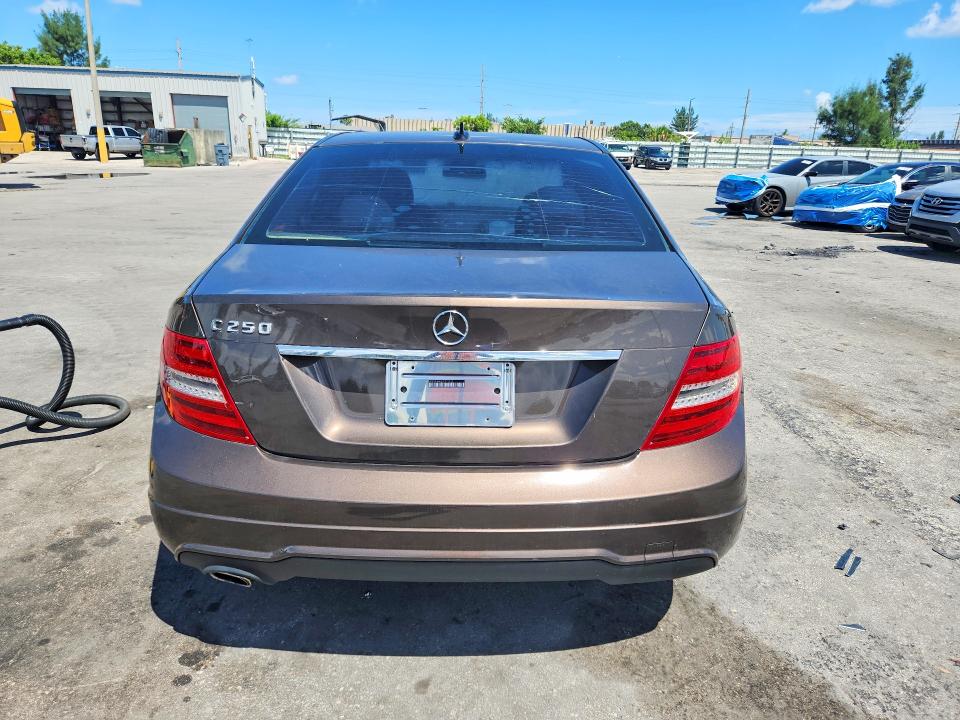 2013 Mercedes-benz C მანქანა იყიდება აუქციონზე, vin: WDDGF4HB5DF971532, აუქციონის ნომერი: 66958736