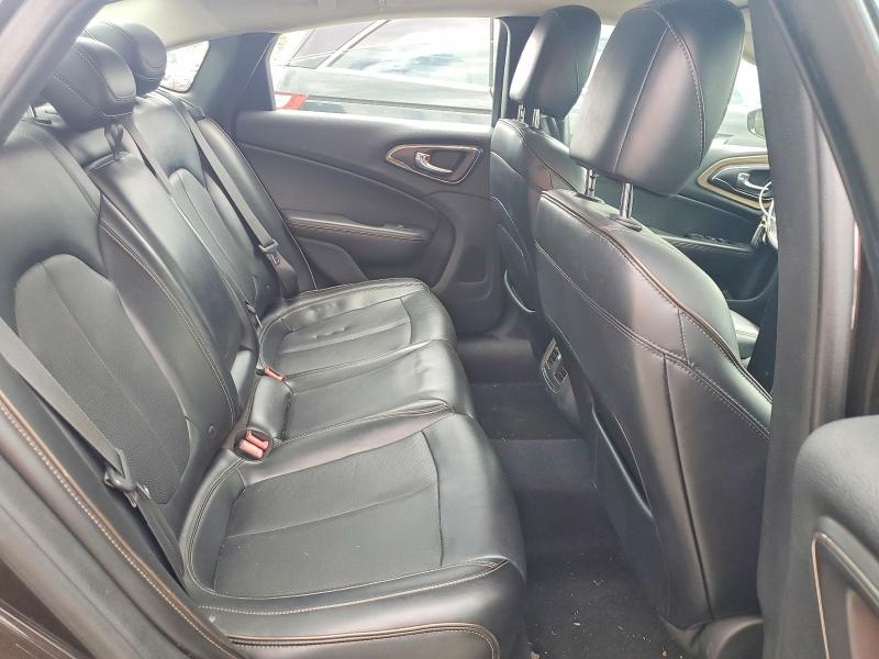 62810576 :رقم المزاد ، 1C3CCCCG1FN567610 vin ، 2015 Chrysler 200 مزاد بيع
