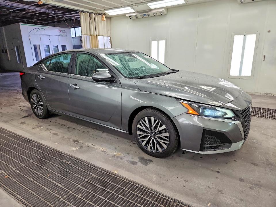 63940116 :رقم المزاد ، 1N4BL4DV8PN337807 vin ، 2023 Nissan Altima مزاد بيع