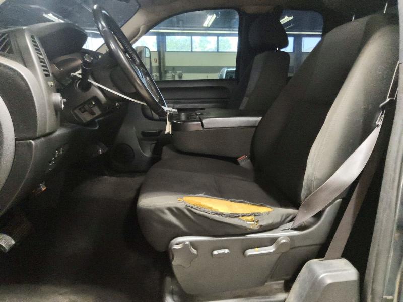 63696176 :رقم المزاد ، 1GT220C82BZ301923 vin ، 2011 Gmc Sierra مزاد بيع