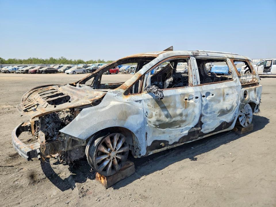 67238056 :رقم المزاد ، KNDMC5C14F6053770 vin ، 2015 Kia Sedona مزاد بيع