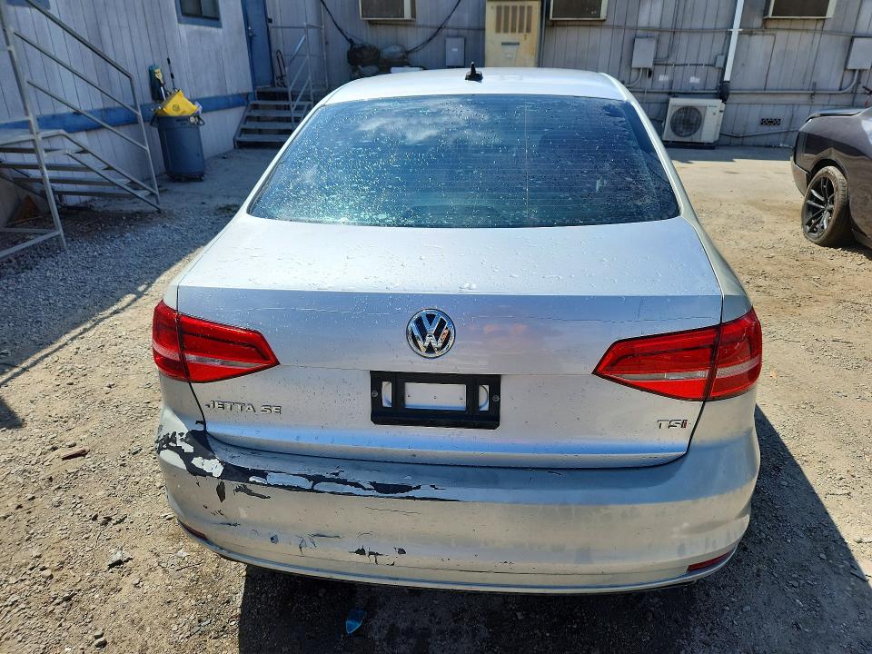 65305866 :رقم المزاد ، 3VWD17AJXFM239718 vin ، 2015 Volkswagen Jetta مزاد بيع