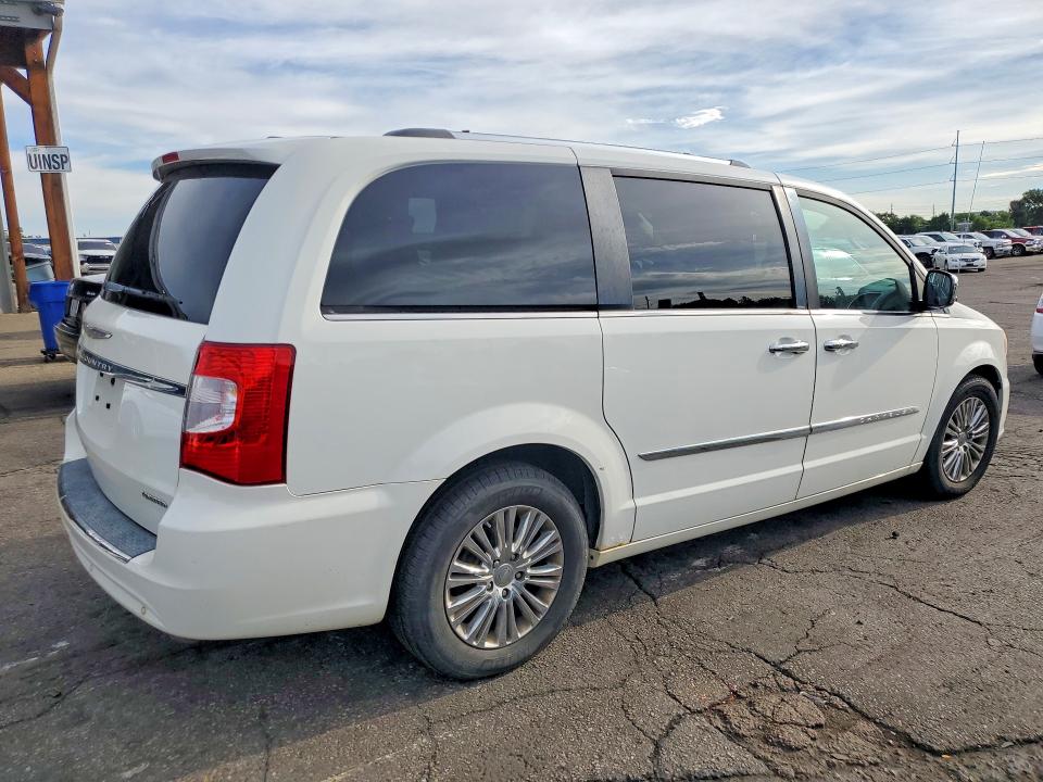 2011 Chrysler Town & Country მანქანა იყიდება აუქციონზე, vin: 2A4RR6DG6BR609698, აუქციონის ნომერი: 66485526