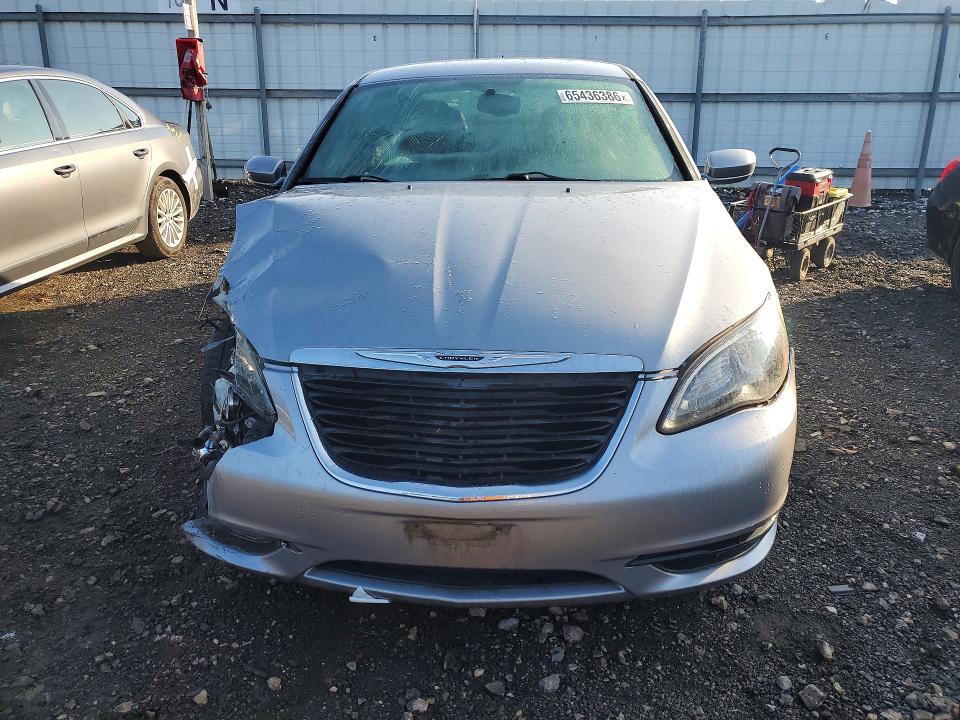 2013 Chrysler 200 მანქანა იყიდება აუქციონზე, vin: 1C3CCBCG1DN578209, აუქციონის ნომერი: 65436386