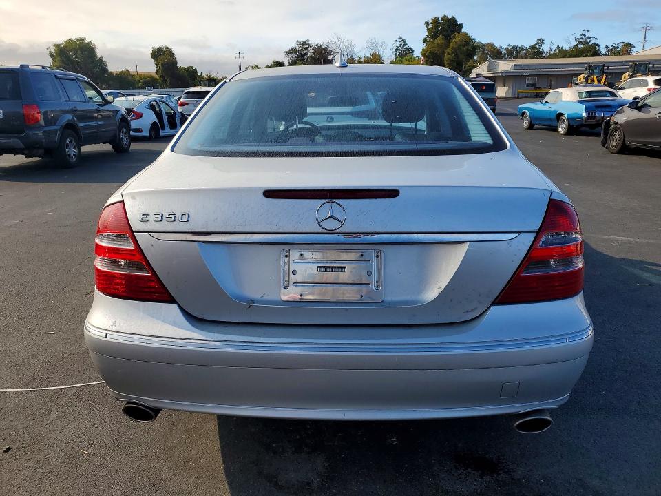 67204086 :رقم المزاد ، WDBUF56X37B070722 vin ، 2007 Mercedes-benz E مزاد بيع