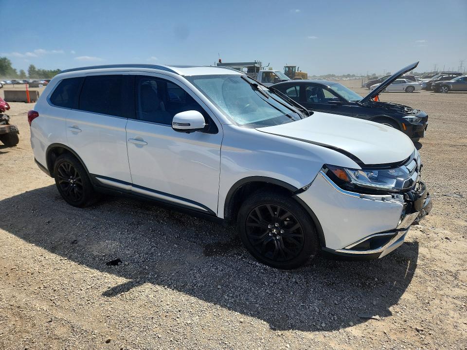 65572676 :رقم المزاد ، JA4AZ3A33JZ071740 vin ، 2018 Mitsubishi Outlander مزاد بيع