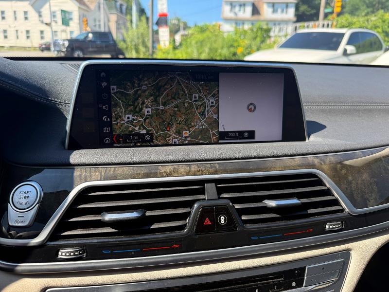 2018 Bmw 750 მანქანა იყიდება აუქციონზე, vin: WBA7F2C53JB238489, აუქციონის ნომერი: 64058426