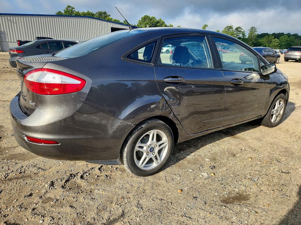 63746986 :رقم المزاد ، 3FADP4BJ2KM117417 vin ، 2019 Ford Fiesta مزاد بيع