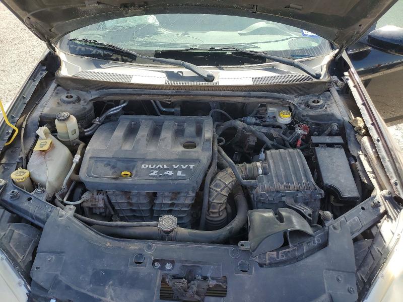 64941986 :رقم المزاد ، 1C3CCBBB7DN584585 vin ، 2013 Chrysler 200 مزاد بيع