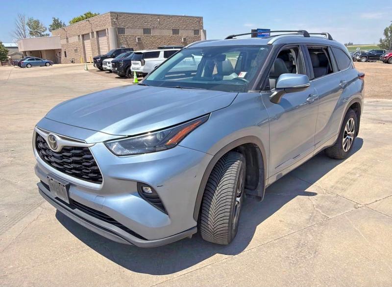 Продажа на аукционе авто 2022 Toyota Highlander, vin: 5TDHZRBHXNS241293, номер лота: 64161786