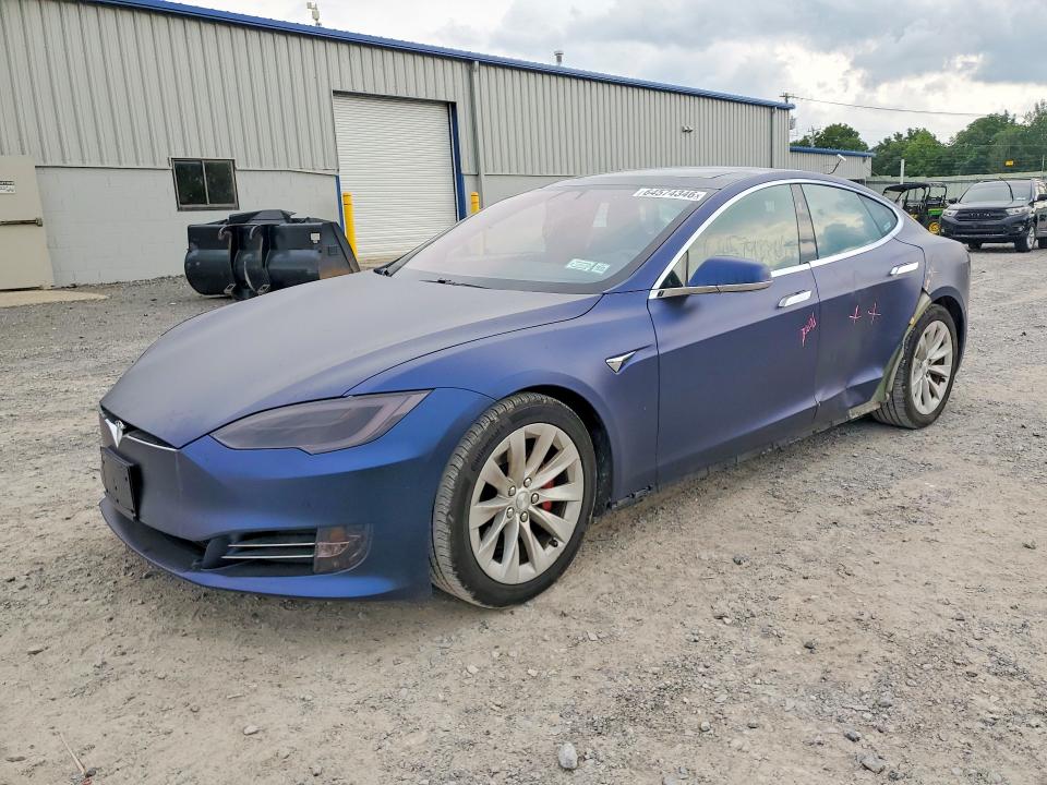 2017 Tesla Model S მანქანა იყიდება აუქციონზე, vin: 5YJSA1E24HF198990, აუქციონის ნომერი: 64574346