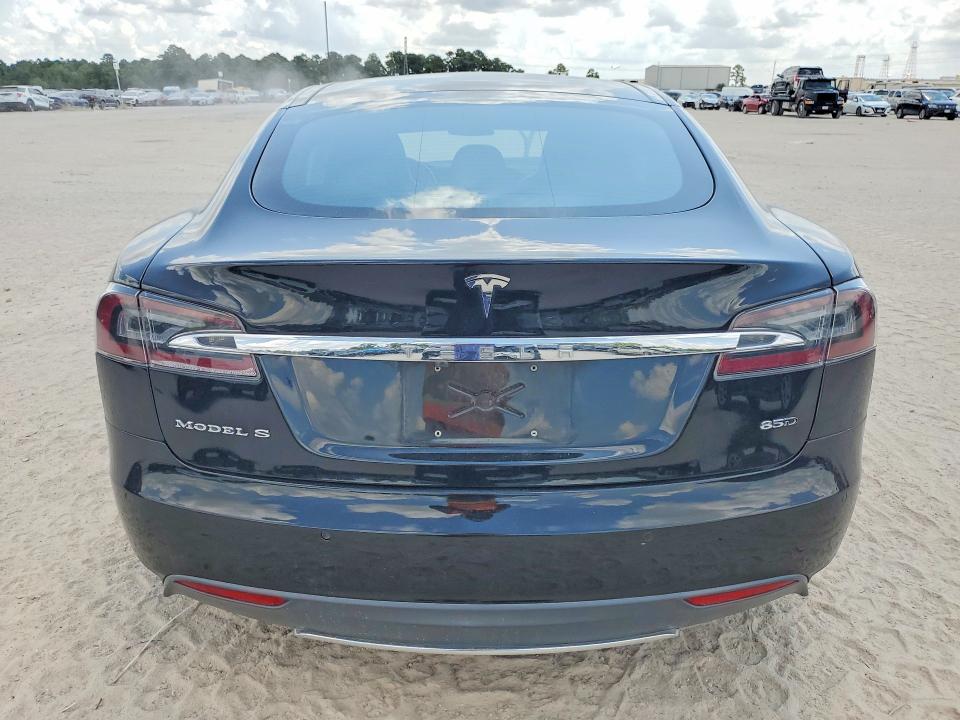 2015 Tesla Model S მანქანა იყიდება აუქციონზე, vin: 5YJSA1H22FF100399, აუქციონის ნომერი: 64202576