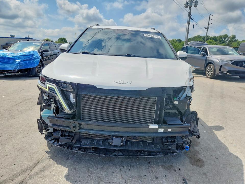 65259856 :رقم المزاد ، KNDNE5H30P6216408 vin ، 2023 Kia Carnival مزاد بيع
