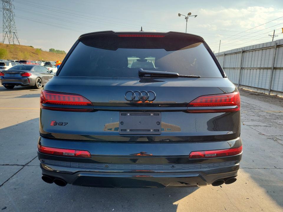 64106256 :رقم المزاد ، WA1VWBF73ND021097 vin ، 2022 Audi Sq7 مزاد بيع