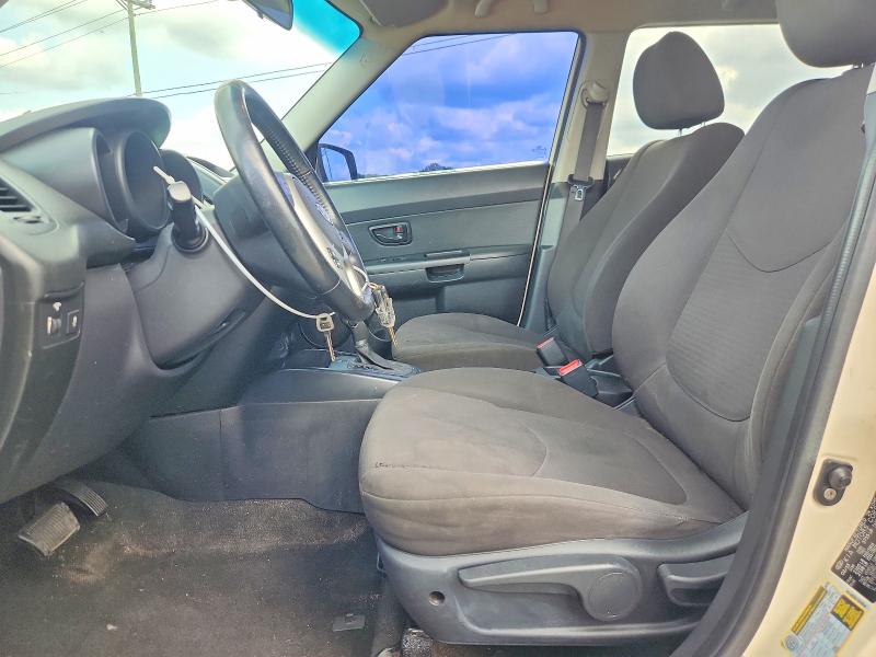 64296306 :رقم المزاد ، KNDJT2A51D7759285 vin ، 2013 Kia Soul مزاد بيع