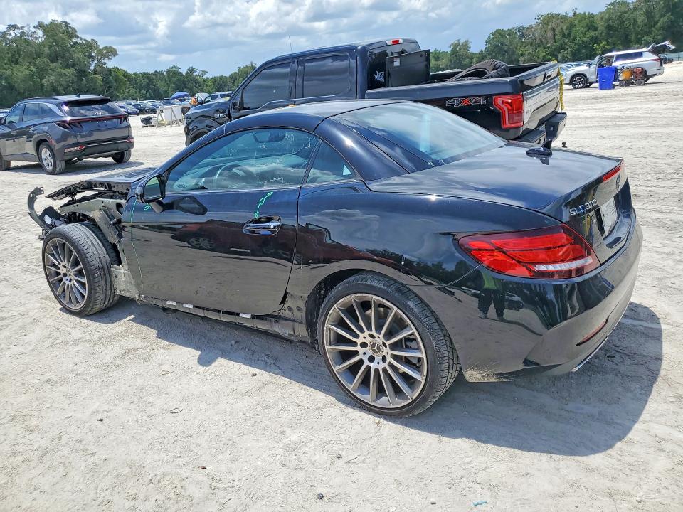 63483976 :رقم المزاد ، W1KPK3JA1LF170781 vin ، 2020 Mercedes-benz Slc مزاد بيع